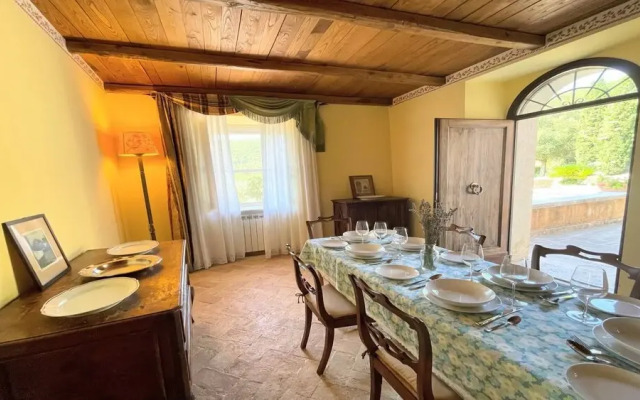 Charming Mansion With Large Pool, Expansive Grounds
