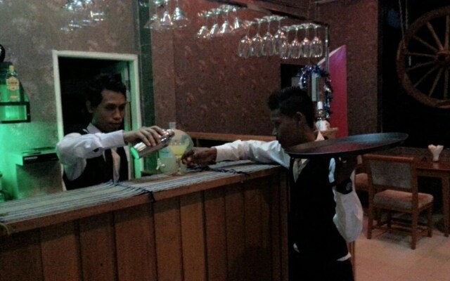Mrauk U Hotel