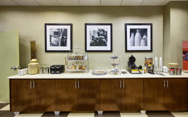 Hampton Inn & Suites Houston - Rosenberg