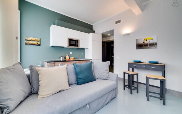 Stylish 1 Bed Flat Very Close to Colosseum