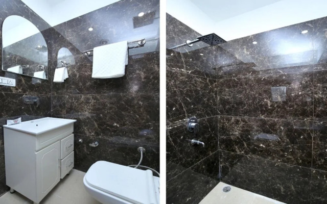 Hotel S7 by OYO Rooms