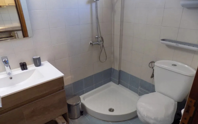 Central Cute 2Bd Balcony apt in Skiathos
