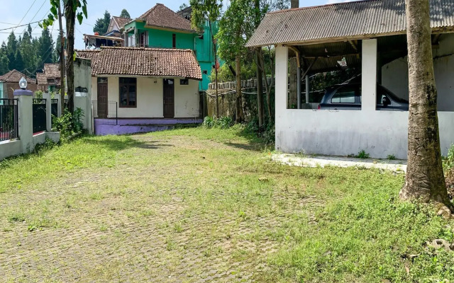 OYO 2157 Pondok Gembyang Air Panas Alam