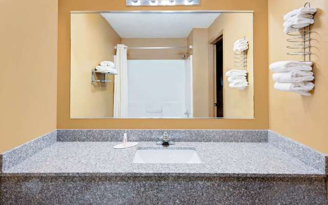 Super 8 by Wyndham Iowa Falls