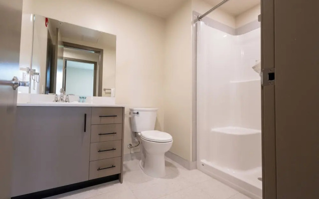 Residence & Conference Centre - Kelowna