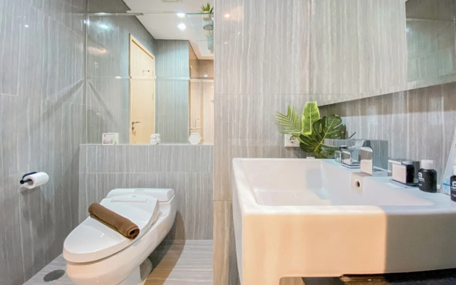 Spacious Studio Apartment at Capitol Suites