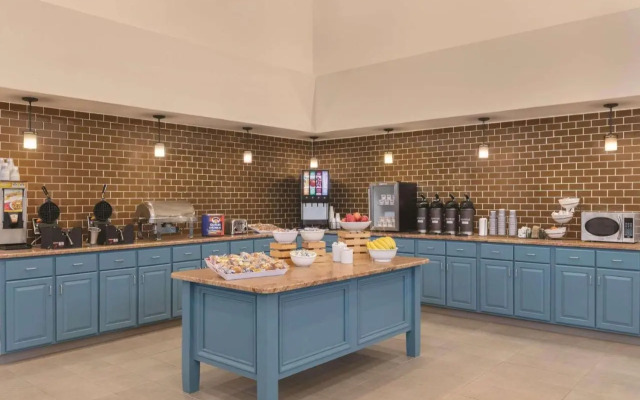 Country Inn & Suites by Radisson, London, KY