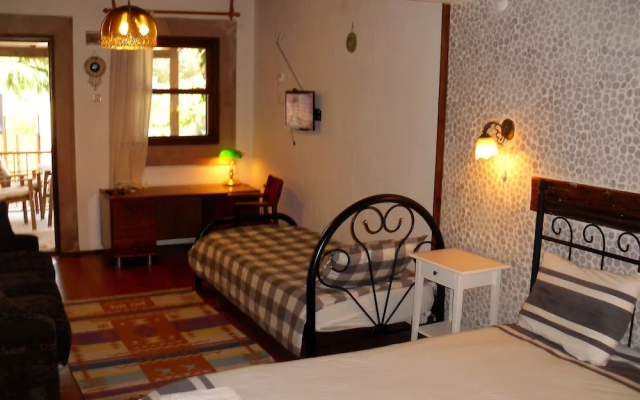 Akropolis Guest House