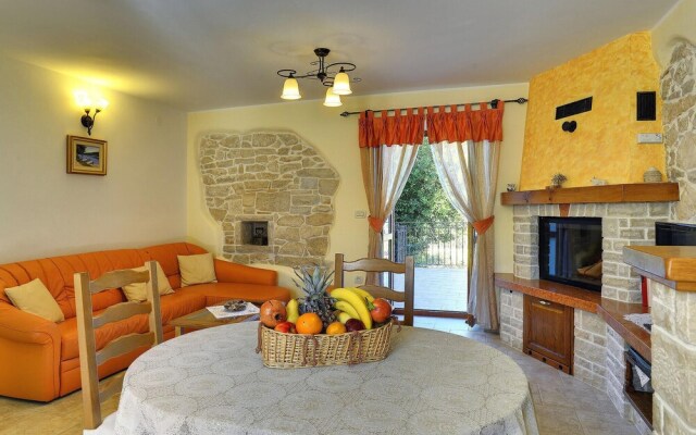 Nice Apartment in Rakalj With 2 Bedrooms and Wifi