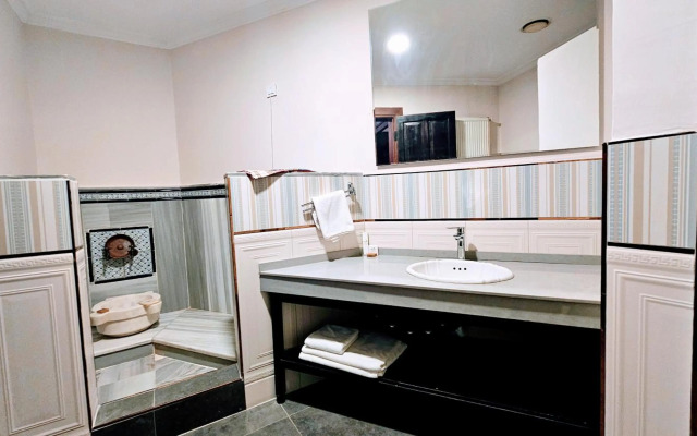 Otanti̇k Club Hotel & Spa