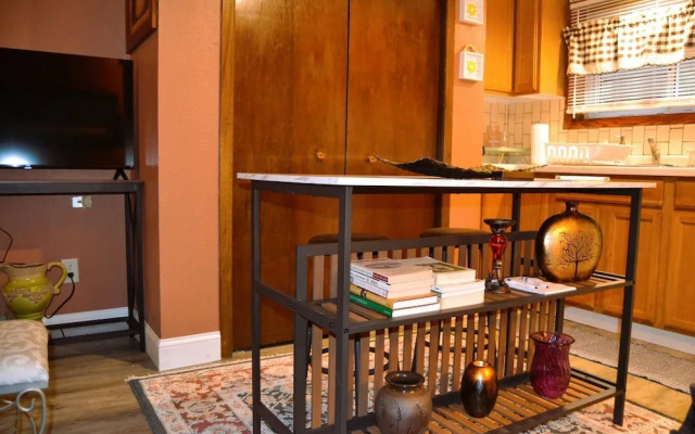 Gather Here 9br, 5BA Group