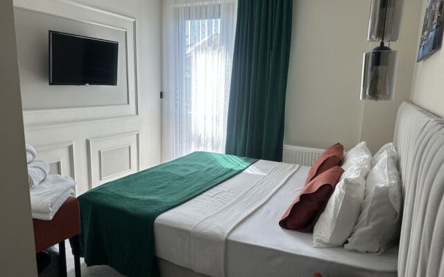 D Twins Airport Hotel