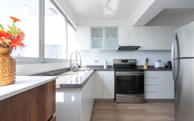 Ocean View Penthouse With Jacuzzi BBQ Game Room