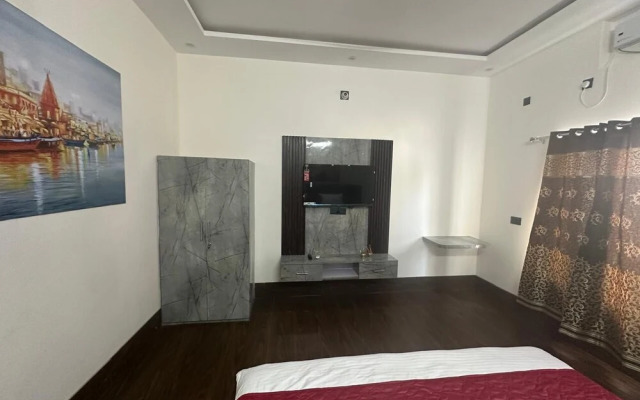 Geetatri Luxury Homestay