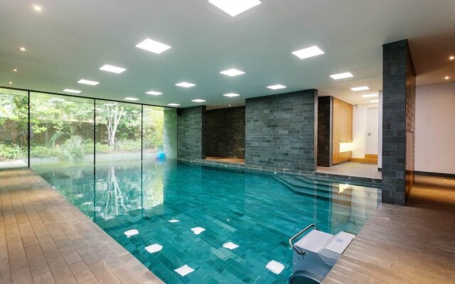 Luxury near Richmond Park
