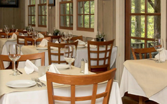 Lake Rabun Hotel & Restaurant