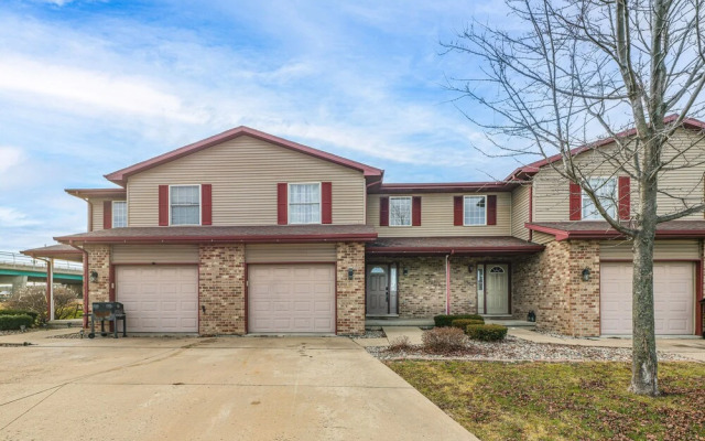 Bourbonnais Townhome ~ 3 Mi to ONU Campus!