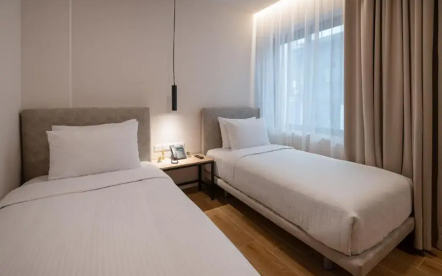 IRA Hotel