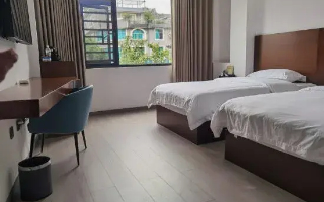 Rain City Express Hotel