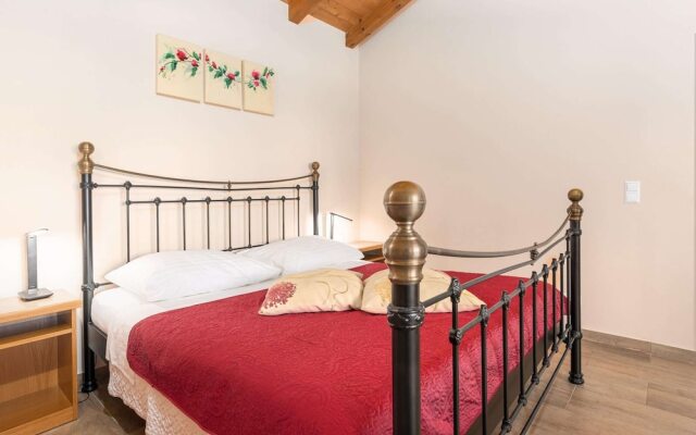 Picturesque Villa in Verteneglio With Pool