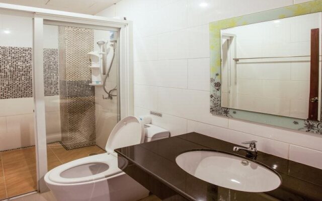 Triple Rund Place Hotel