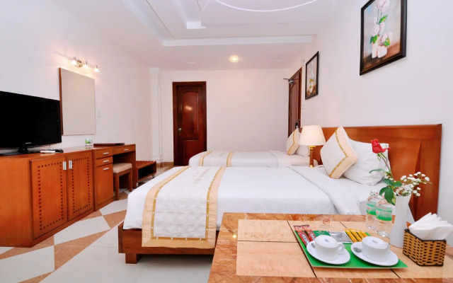 Tan Hoang Long Hotel