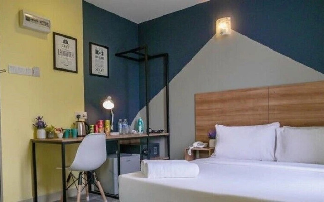 Kiara Inn by KL Suites