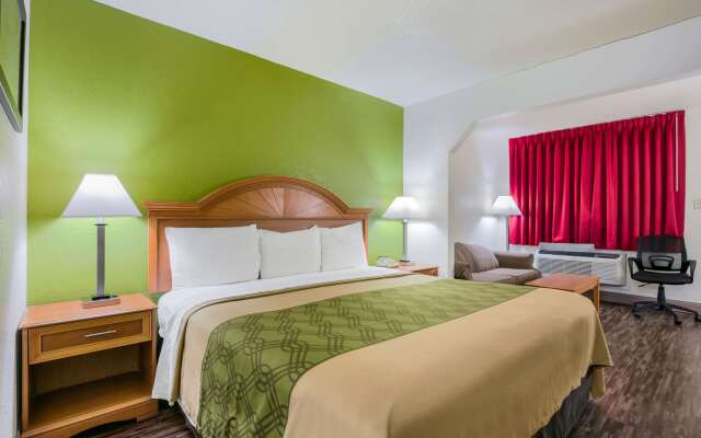 Econo Lodge & Suites
