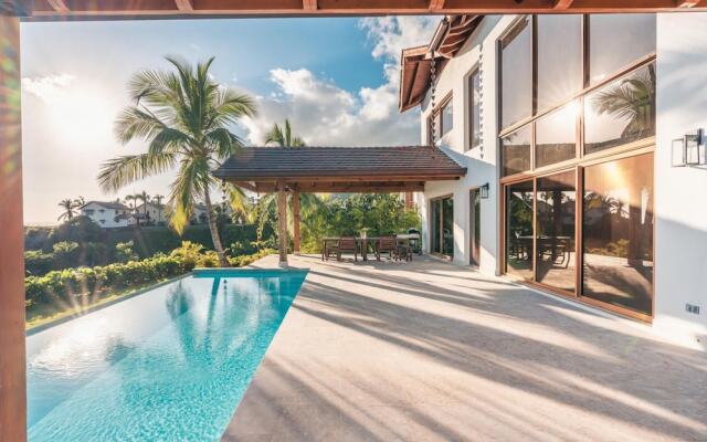 Amazing Villa With Ocean View at Puerto Bahia E6