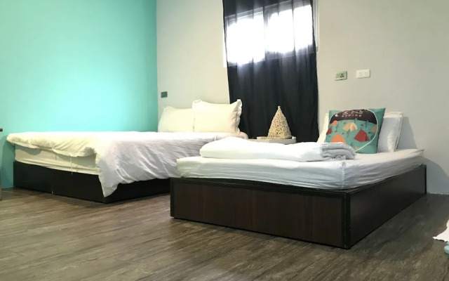 Free & Slow - Hostel