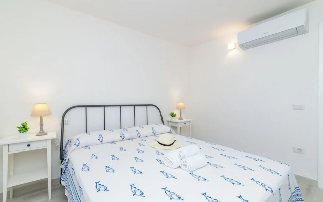 I Fari 95 600m From The Beach