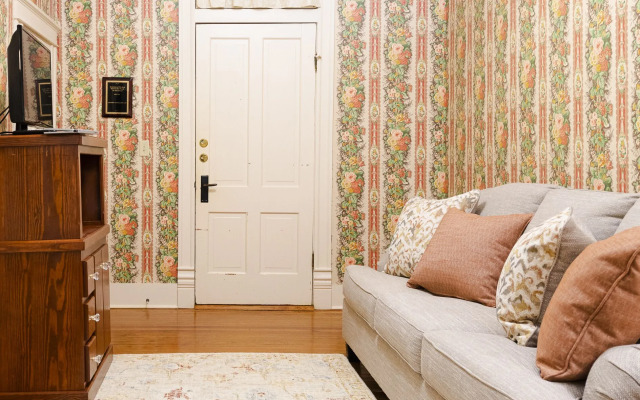 Captain Henderson House