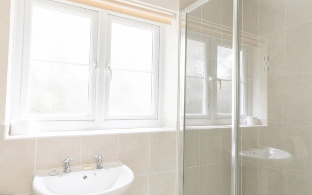 Flexi-Lets@Old Rectory Court, Frimley