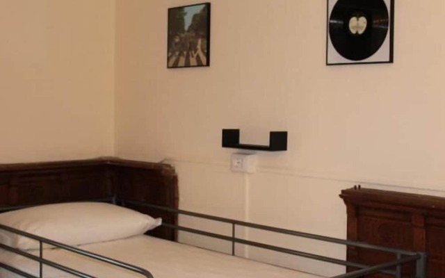 Victoria House Hostel