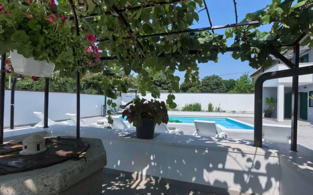 Villa Barbara Comfortable Holiday Residence