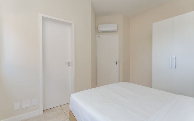 Aquarelle by Viva Prédio nos Ingleses pé-na-areia com piscina