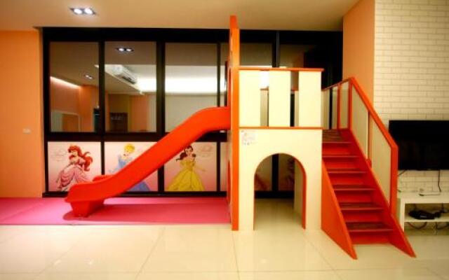 Rainbow Nest Fengyuan Museum