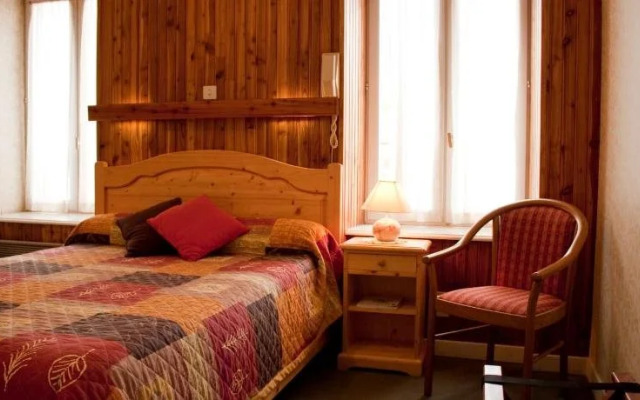 Hôtel au Pont de Raffiny