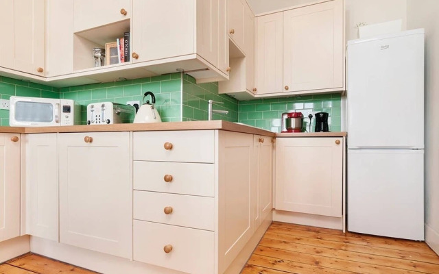 Bright Spacious and Luxurious Central Apartment