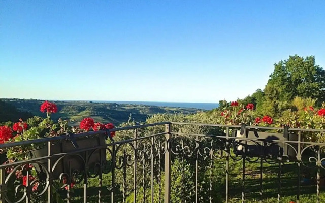 Lovely Apartment in Ripatransone