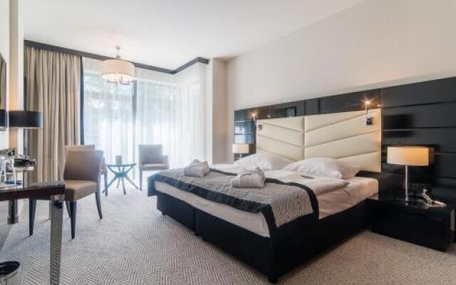 Prywatny Apartament w Hotelu DIUNE