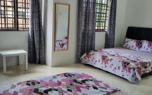 PRIVATE POOL WITH Wifi Ssue Klebang Chemor Homestay-Guesthouse