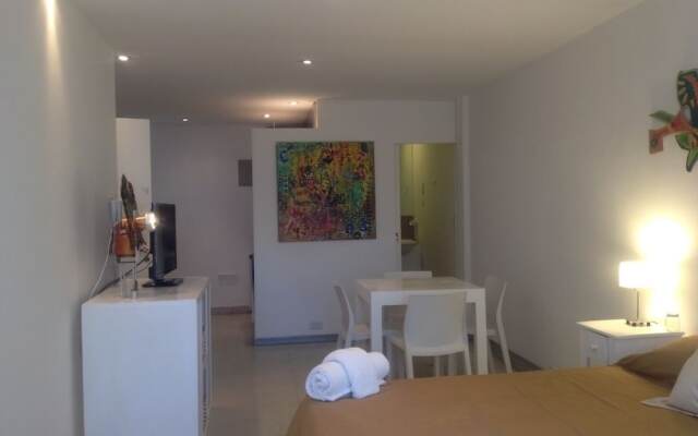 Tacha Studio 4 Apartment