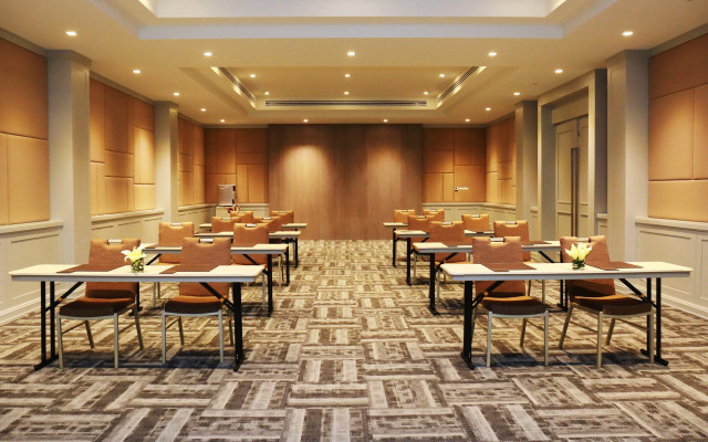 Louis' Tavern Hotel Don Muang
