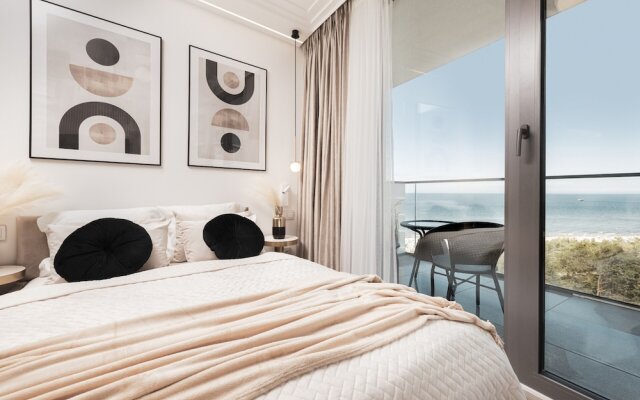 Apartment Royallux Sea View by Renters
