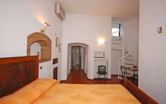 A La Casa Dei Potenti