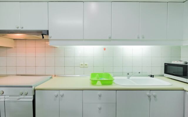 Fully Furnished and Cozy 2BR at Pondok Klub Villa Apartment