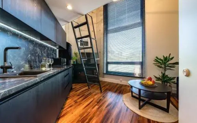Dream Stay - Modern City Center Loft Near Bus Station