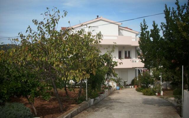 Slaven - 50 m from beach - A1(4+2)