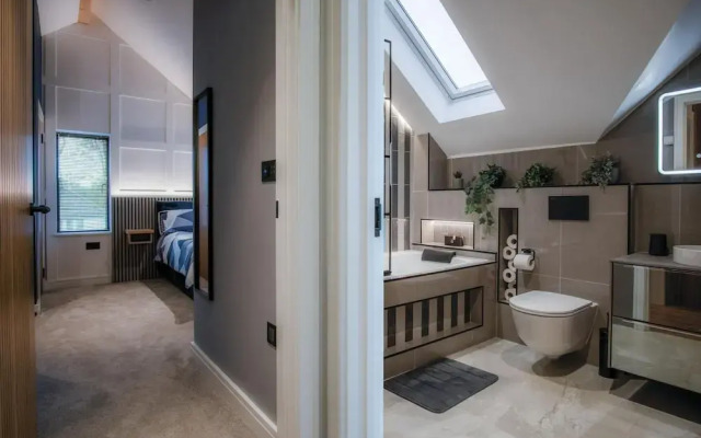 Ty Cyfoes - Luxurious 4 Bedroom - St. Florence